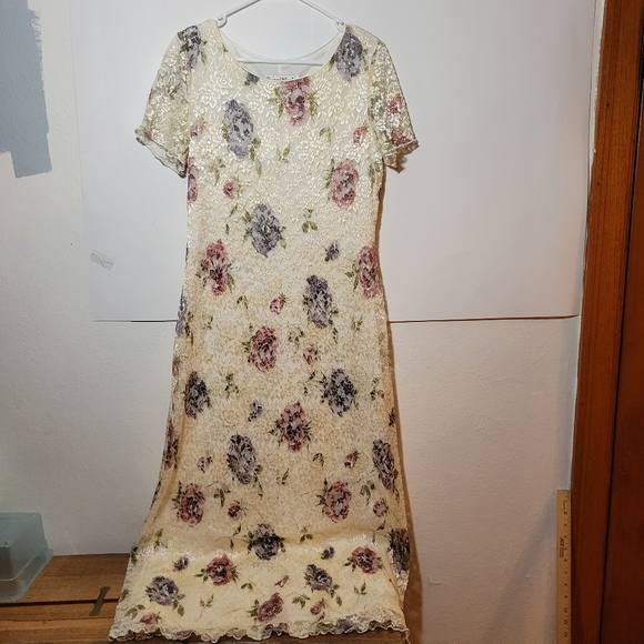 Ronni Nicole lace lined floral patterened dress Size 12 - Picture 1 of 5
